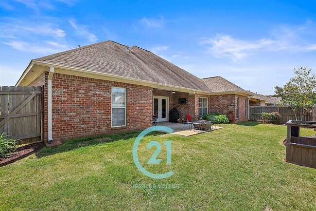 Building Photo - Beautiful 4 bedroom, 2 bathroom house in B...
