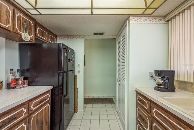 Building Photo - 9910 Eagles Point Cir