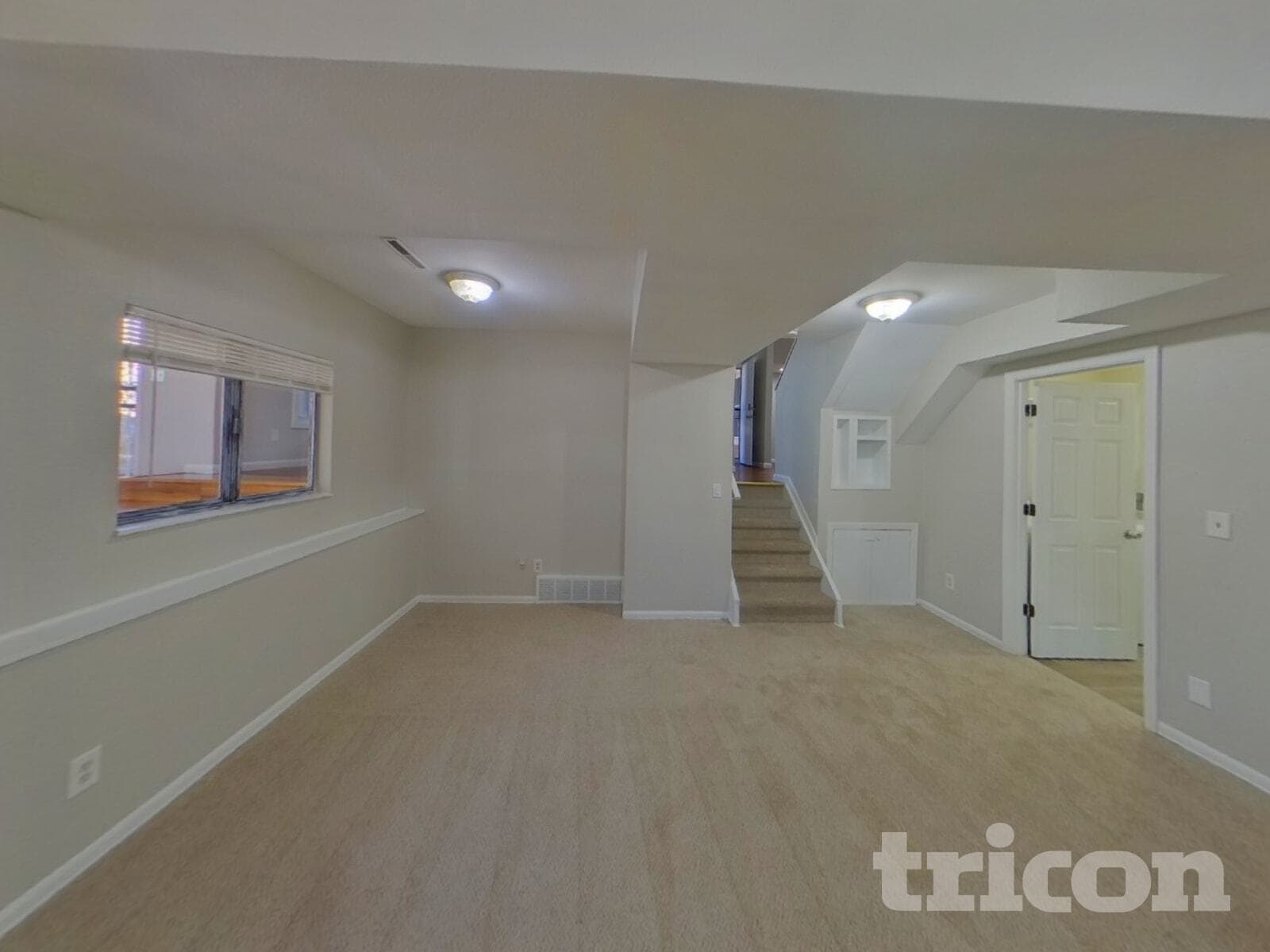 Building Photo - 3015 Moonbeam Cir N