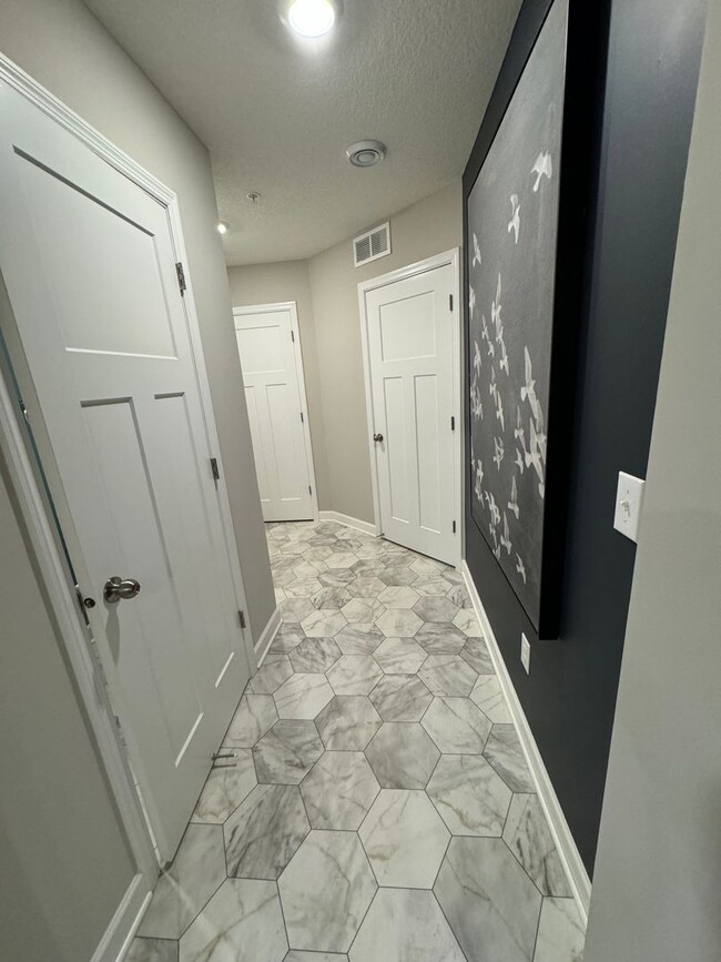 Building Photo - 3BD/ 3BA w/ Loft Townhome in Rosemount Available!