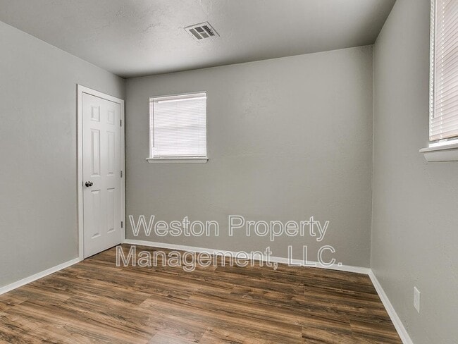 Building Photo - 1605 Cynthia Dr