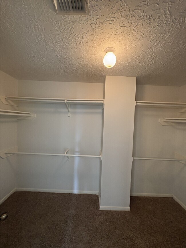 Building Photo - 13714 Firerock Dr