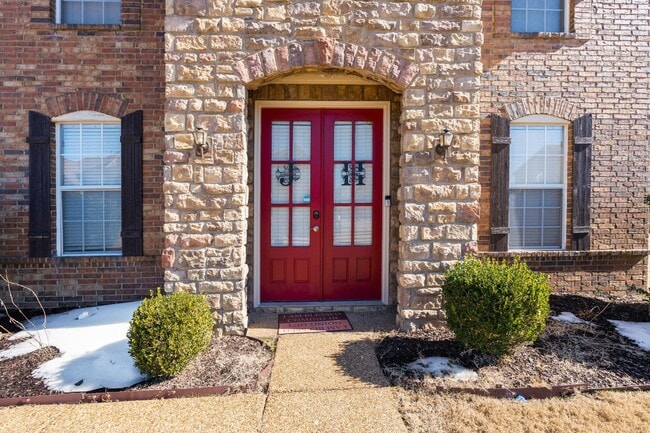 Building Photo - 7911 Pinefrost Ln