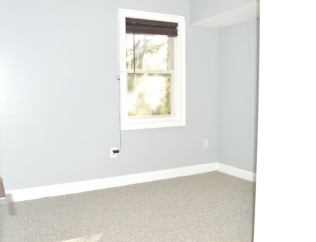 Building Photo - !!Beautiful Apartment in Marshall Heights!!