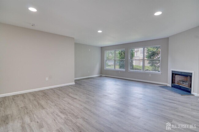 Building Photo - 149 Keswick Dr