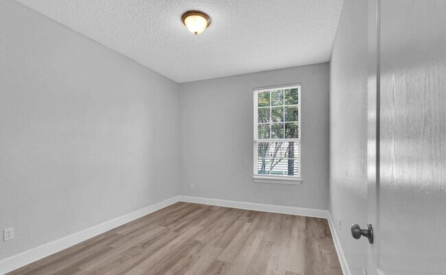 Building Photo - 4431 Vista Point Ln