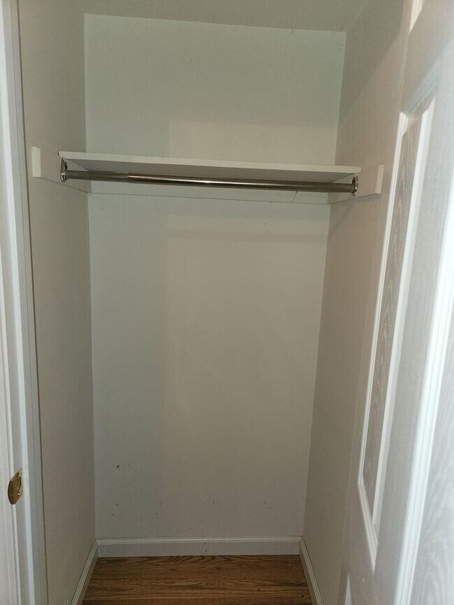 Building Photo - Two Bedroom Two Bath Condo with Pool Access