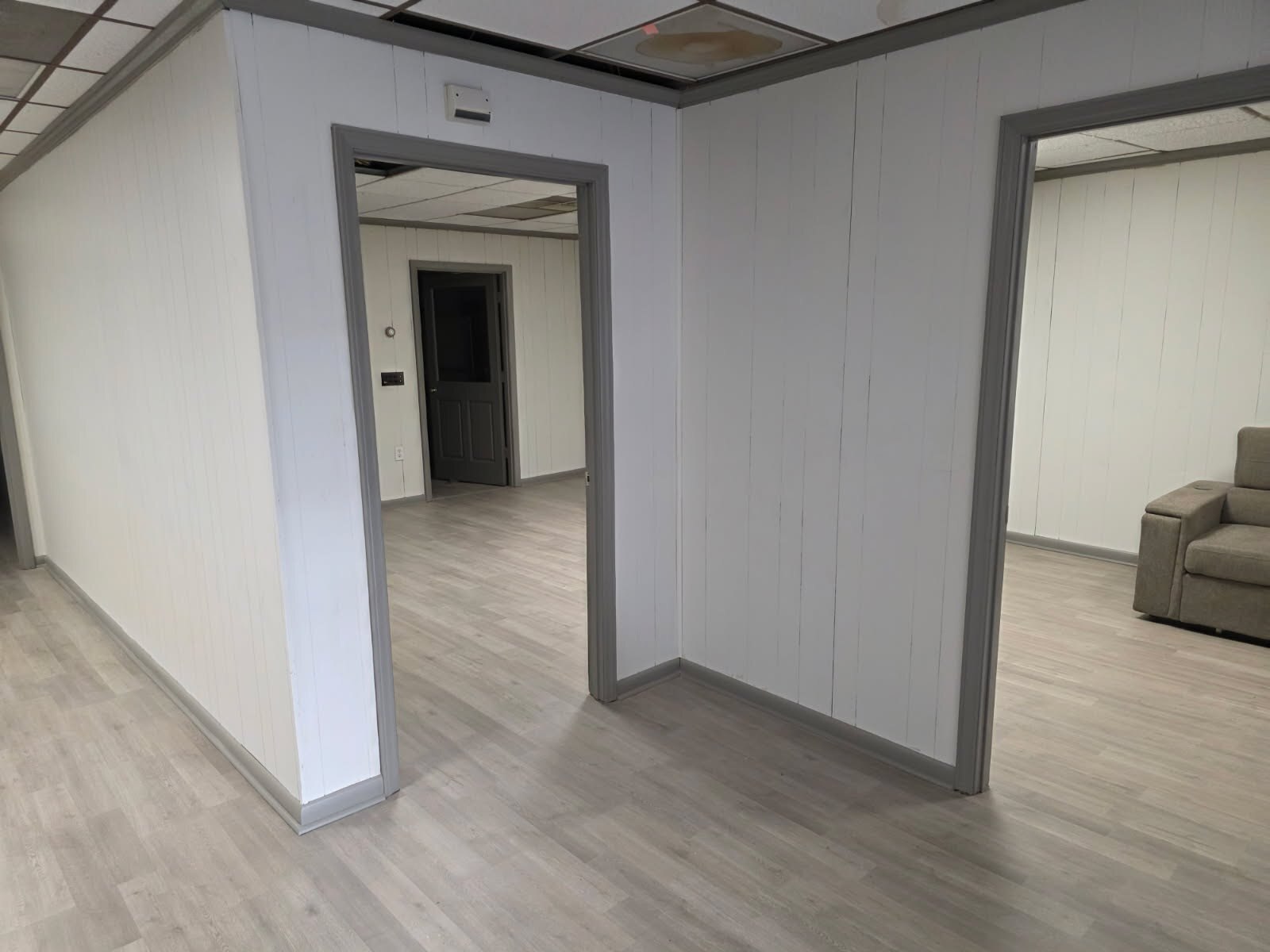 Building Photo - 116 W Main St