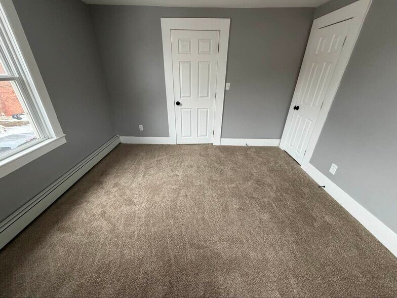 Building Photo - 2 Monteleone Pl