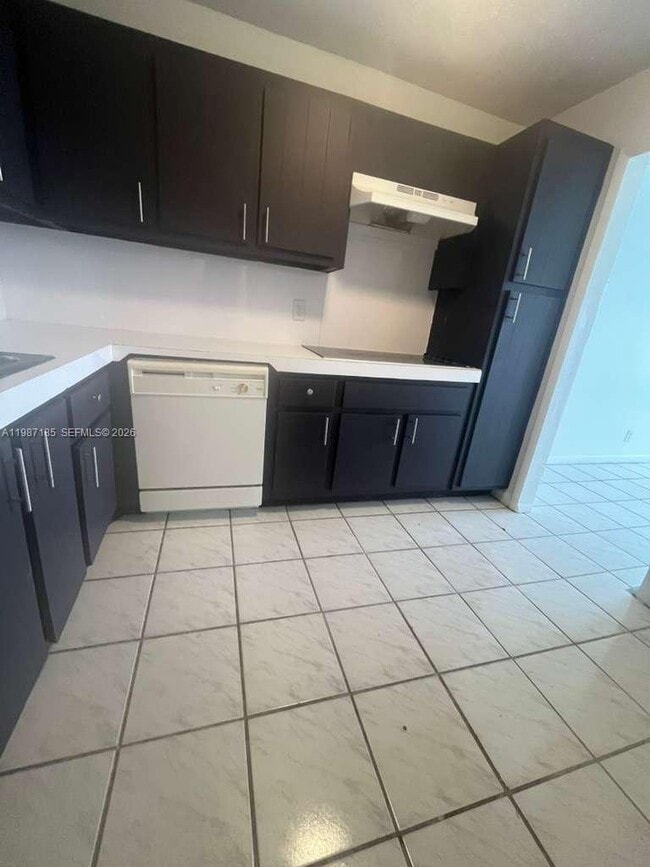 Building Photo - 2025 NE 164th St