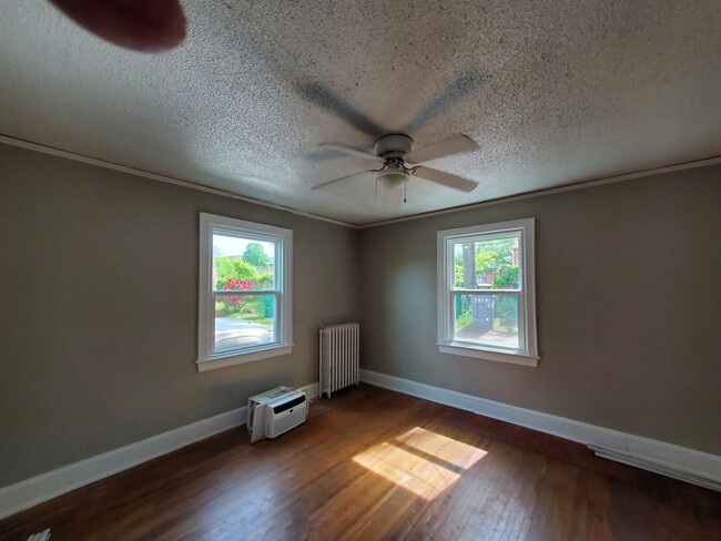 Building Photo - BH-P2P1418-1