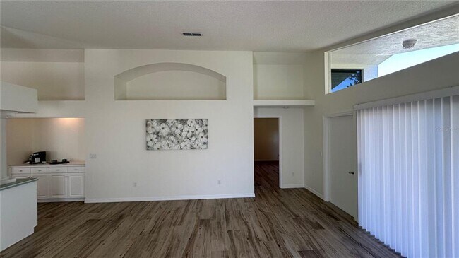 Building Photo - 1502 N Daytona Ave