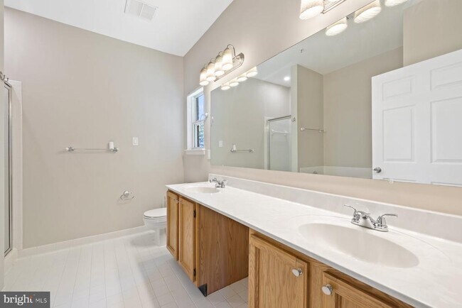 Building Photo - 6551 Grange Ln
