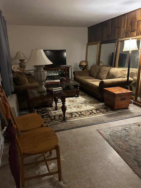 Building Photo - 145 Tracy Brewer Rd