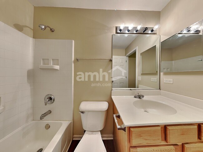 Building Photo - 2611 Sierra Ave