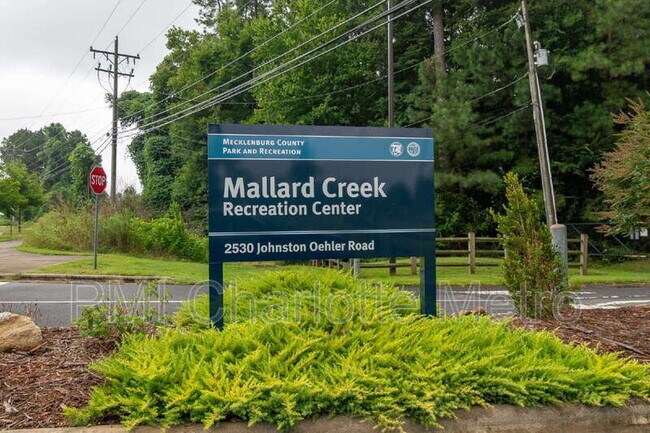 Building Photo - 9707 Mallard Glen Dr