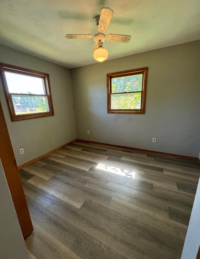 Building Photo - 24207 Jefferson Center St