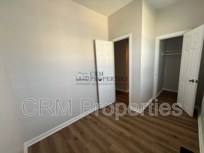 Building Photo - 1329 N Wabash Ave