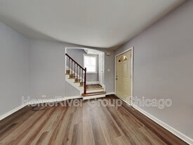 Building Photo - 2209 E 97th St