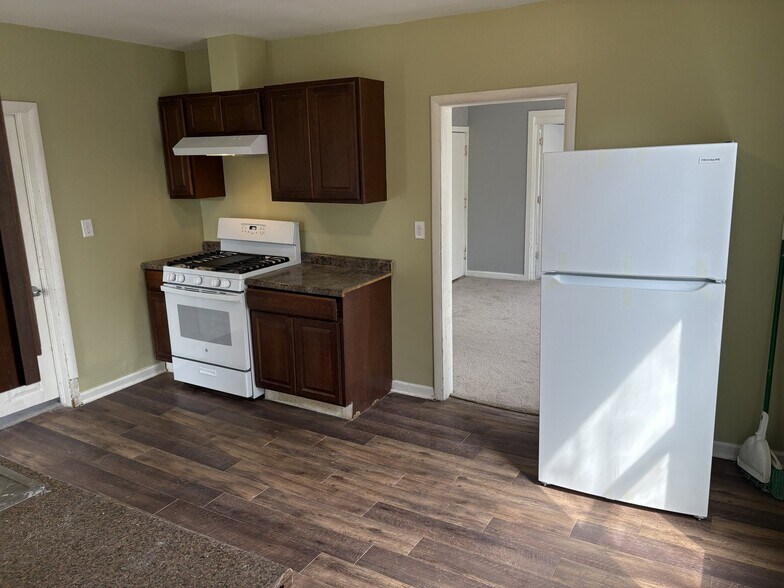 Building Photo - 2811 N Lyndale Ave