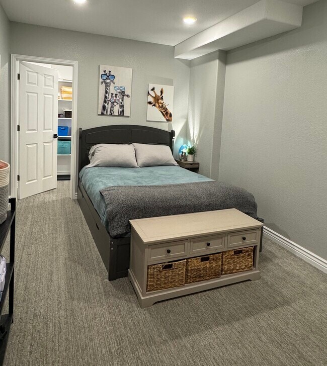 Building Photo - 1011 S Valentia St