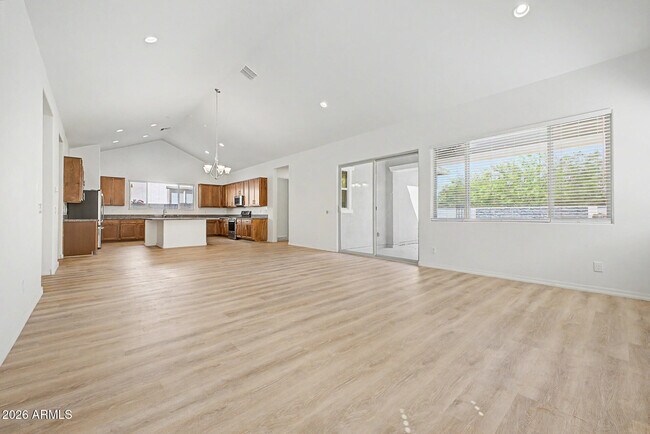 Building Photo - 20523 W Rosewood Ln