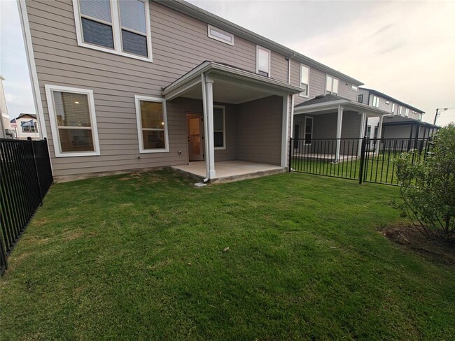 Building Photo - 2725 Woodall Dr