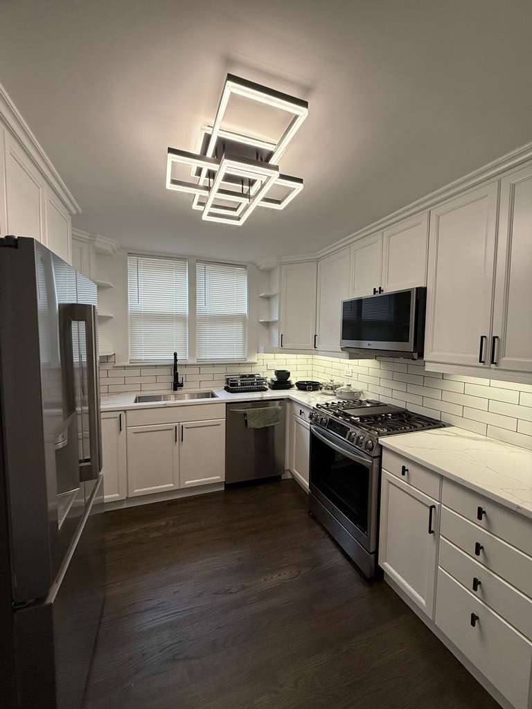 Building Photo - 4846 W Roscoe St