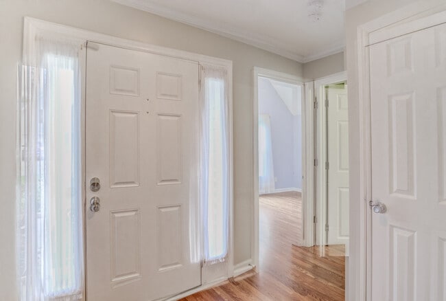 Building Photo - 833 Willow Bay Dr