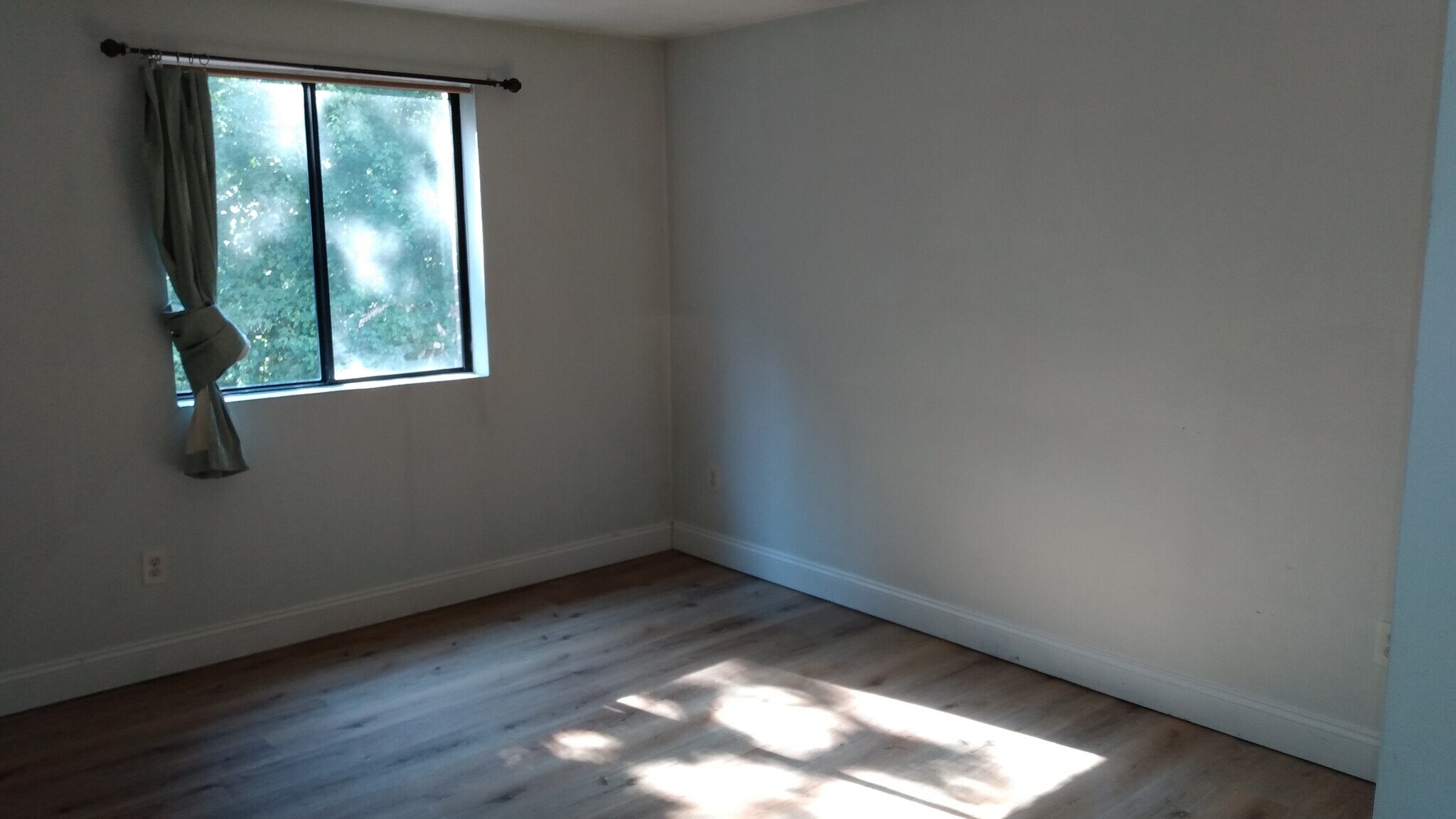 Building Photo - 100 Cass Ave