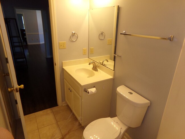 Building Photo - Charming Home in Havelock