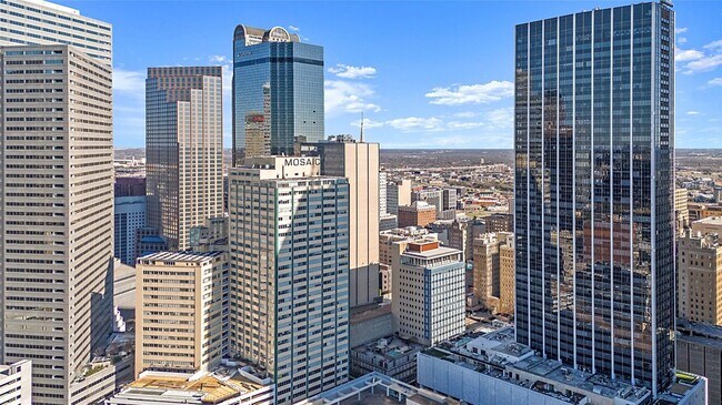 Building Photo - 1505 Elm St