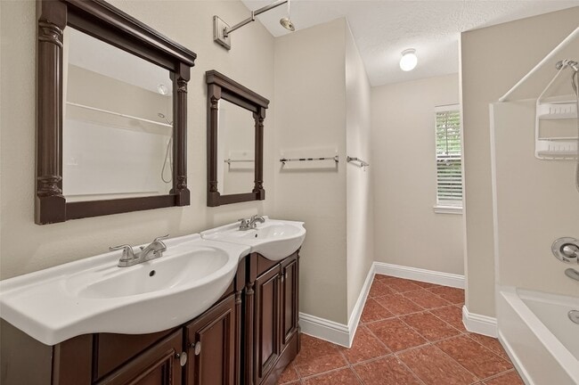 Building Photo - 16715 N Mist Dr