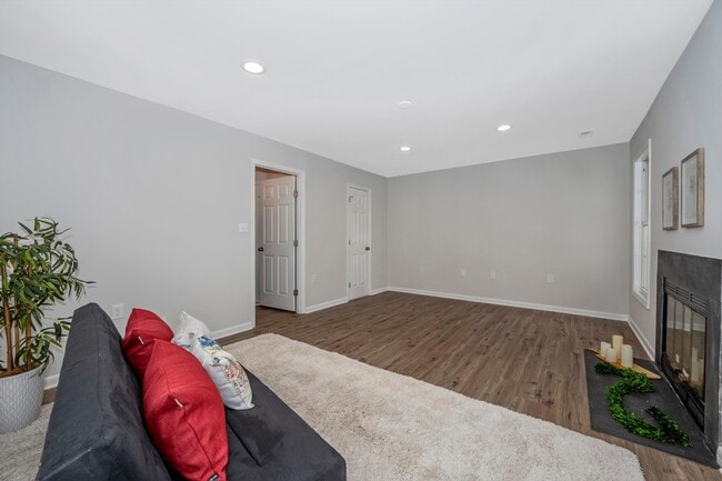 Building Photo - 509 Sugarbush Cir