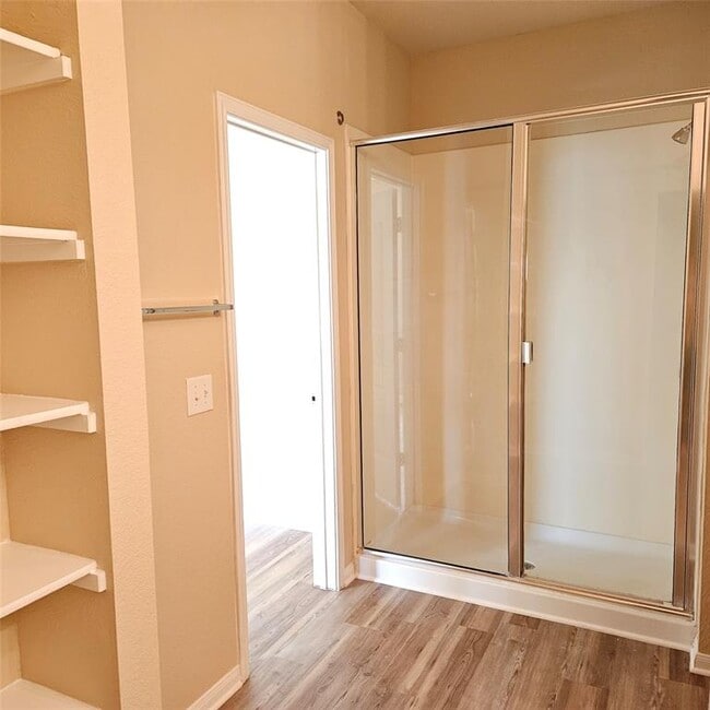 Building Photo - 727 Luna Vista Dr