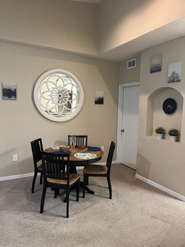 Building Photo - 1 bd / 1 ba condo in The Palms Club Community