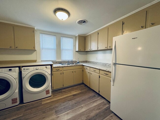 Building Photo - Nice Country Home