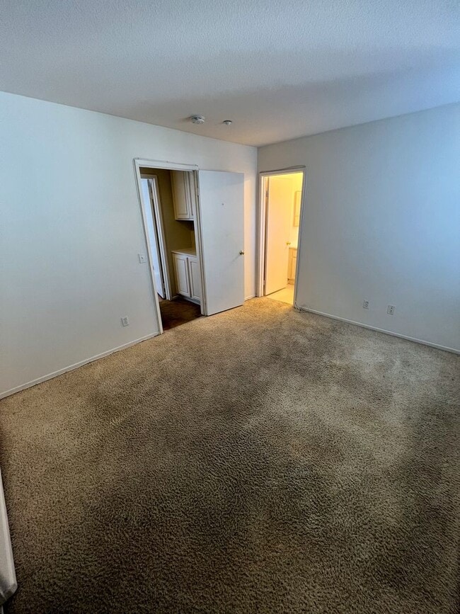 Building Photo - Montego Bay 2 bedroom Condo with AMAZING v...