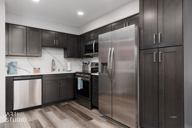 Building Photo - 801 Mesquite Springs Dr