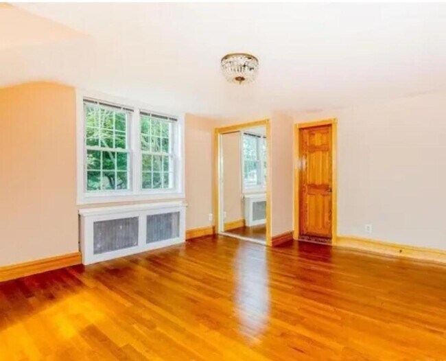 Building Photo - 445 W Hartsdale Ave