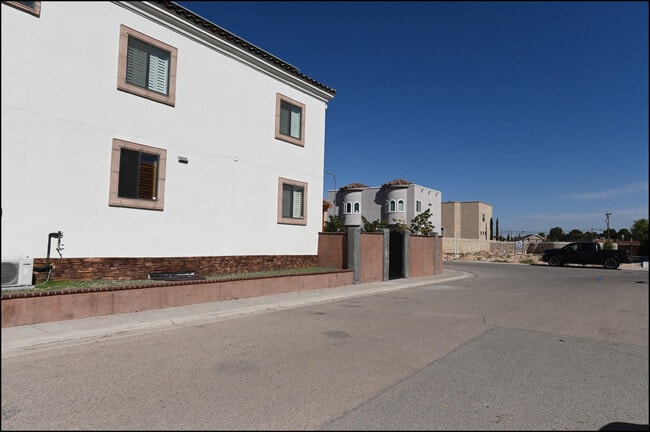 Building Photo - 12263 Costa Brava Pl