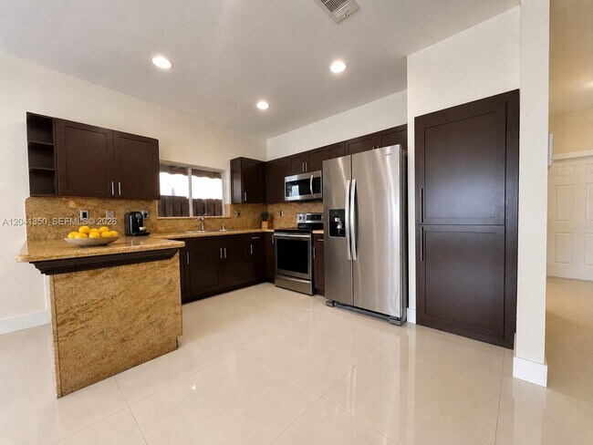 Building Photo - 12716 SW 136th Terrace