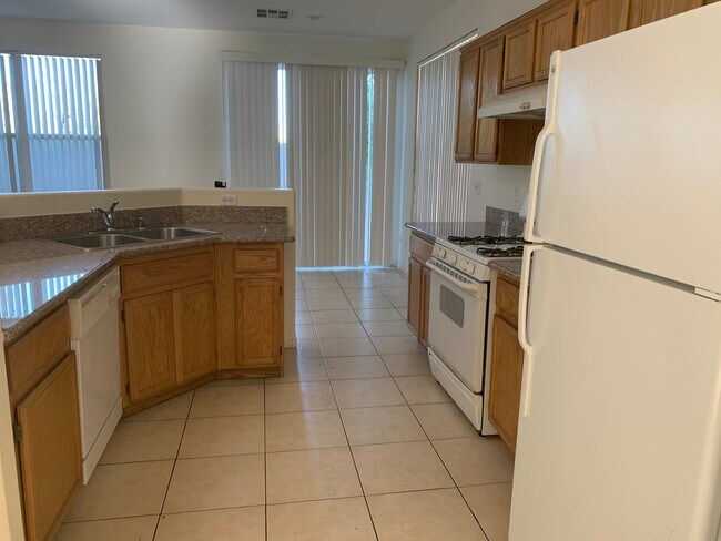 Building Photo - TWO STORY 4 BED 2.5 BATH HOME IN THE CACTUS SPRINGS GATED COMMUNITY