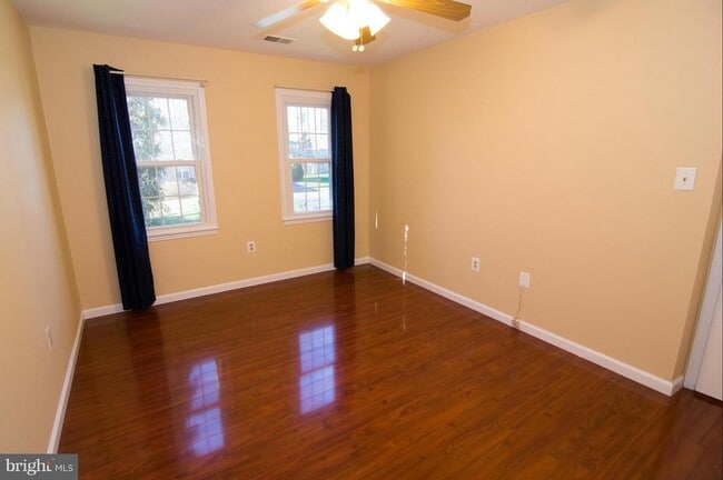 Building Photo - 222 Apple Blossom Ct