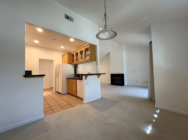 Building Photo - Spacious One Bedroom in Downtown Menlo Park