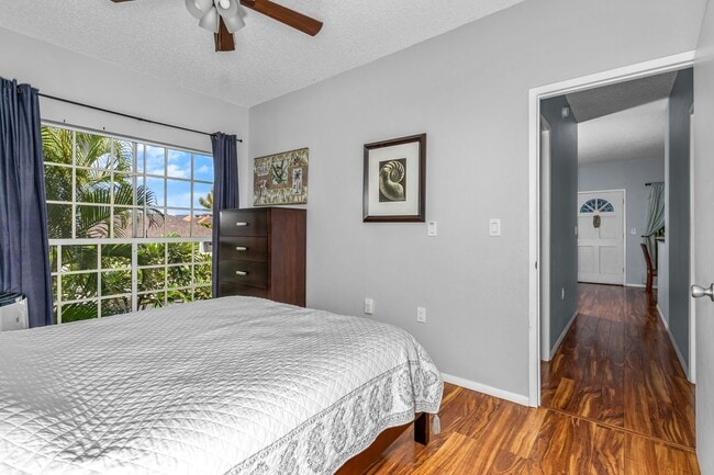 Building Photo - FULLY FURNISHED, 2/1.5 2nd floor condo in Keonekai Villages.