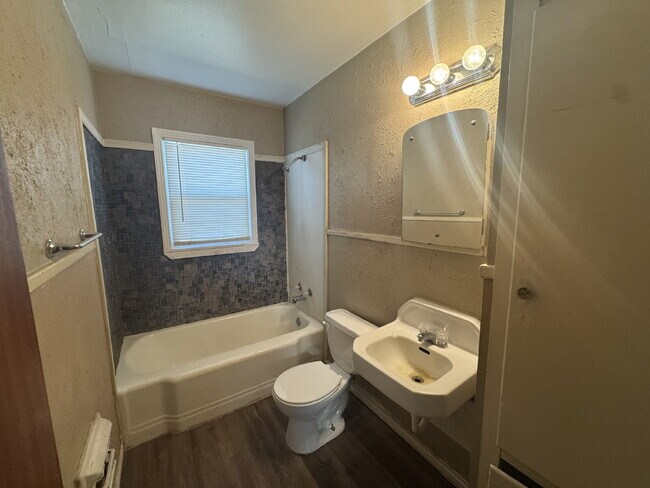 Building Photo - Beautiful Duplex Located Minutes From Texas Tech Campus!