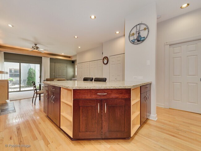 Building Photo - Rarely available single family home for rent in the Southport Corridor!