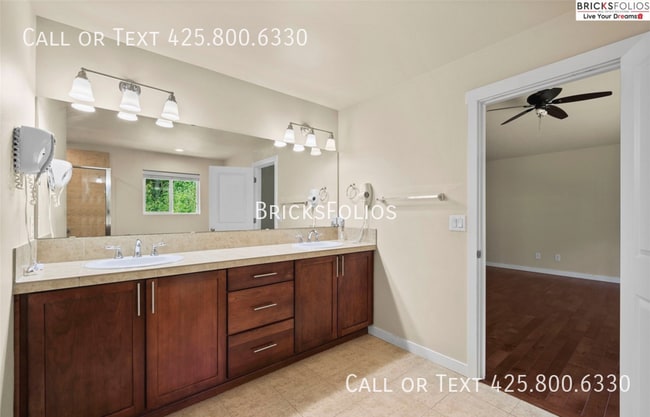 Building Photo - 10550 Sheridan Cres NE