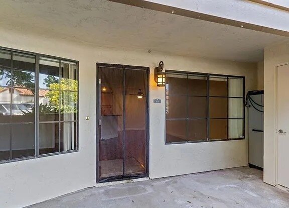 Building Photo - 1 Bedroom Gem in Carmel Valleys Top Notch ...